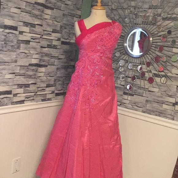 May queen prom dress 👗 size 4 - Picture 2 of 8